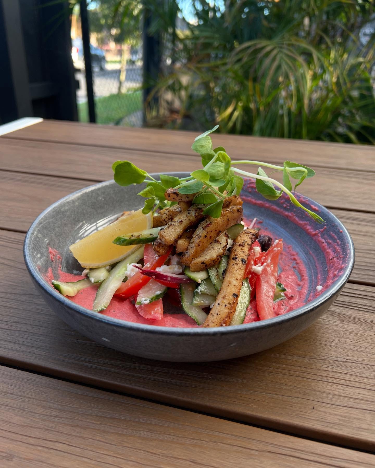 Grilled Calamari Salad ππ»
Char grilled Calamari + Greek salad, Lemon Dressing and Beetroot Tzatziki π₯
For a limited time π