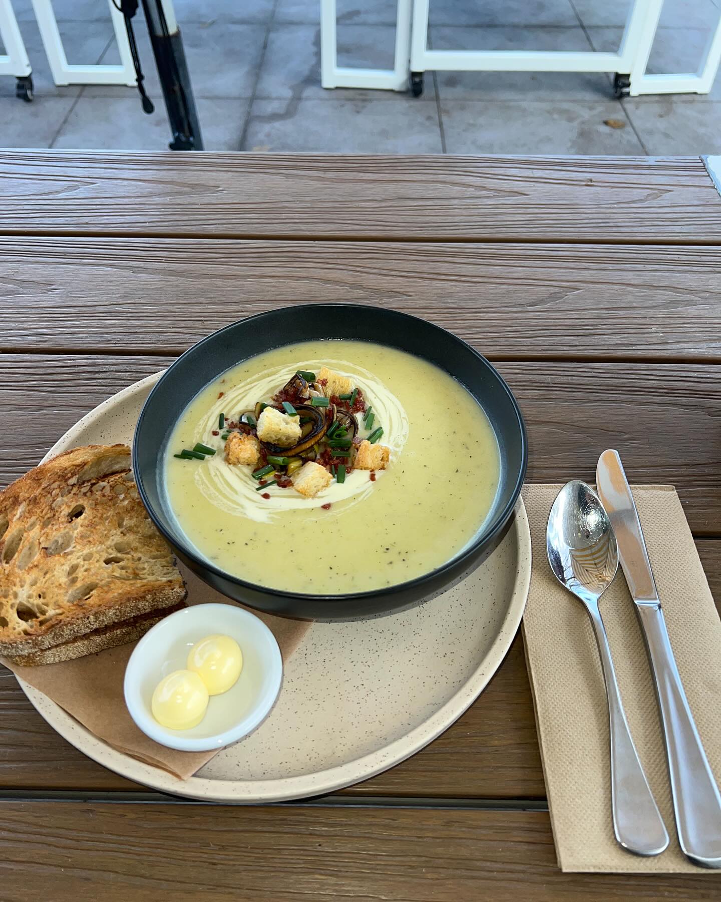 A NEW SOUP SPECIAL! π
Potato & Leek Soup π
~ Topped with charred leeks, crispy bacon, garlic croutons & chives. Served with your choice of Gluten Free Bread or Sourdough.
In for a good time, not for a long time! π€