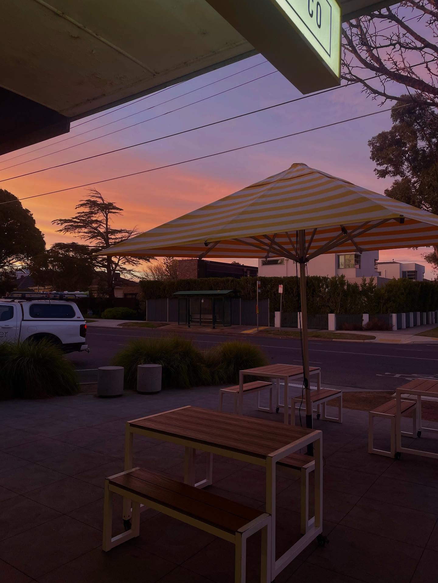 Mornings at the shop>> π
βοΈ
Weβre serving your favourite local brew from 7-3pm today! Perfect weather to enjoy our courtyard πΆ
#cafe #hampton #coffee #barista #melbourne